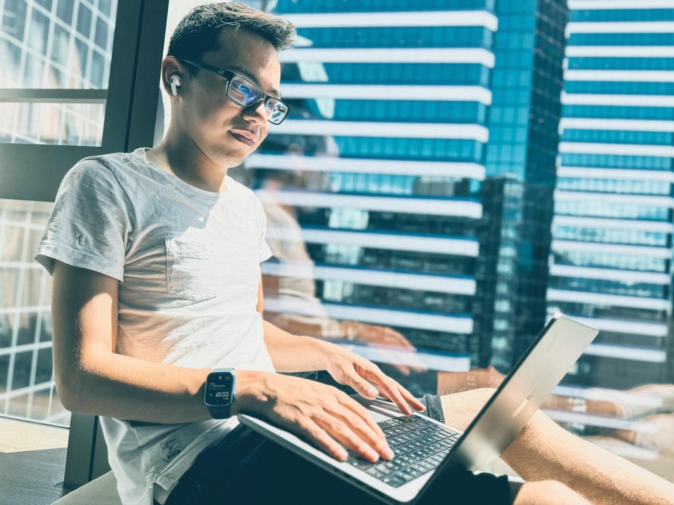 Link building analytics tools displayed on multiple screens